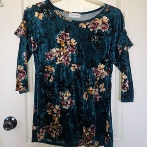 Mid arm length floral shirt